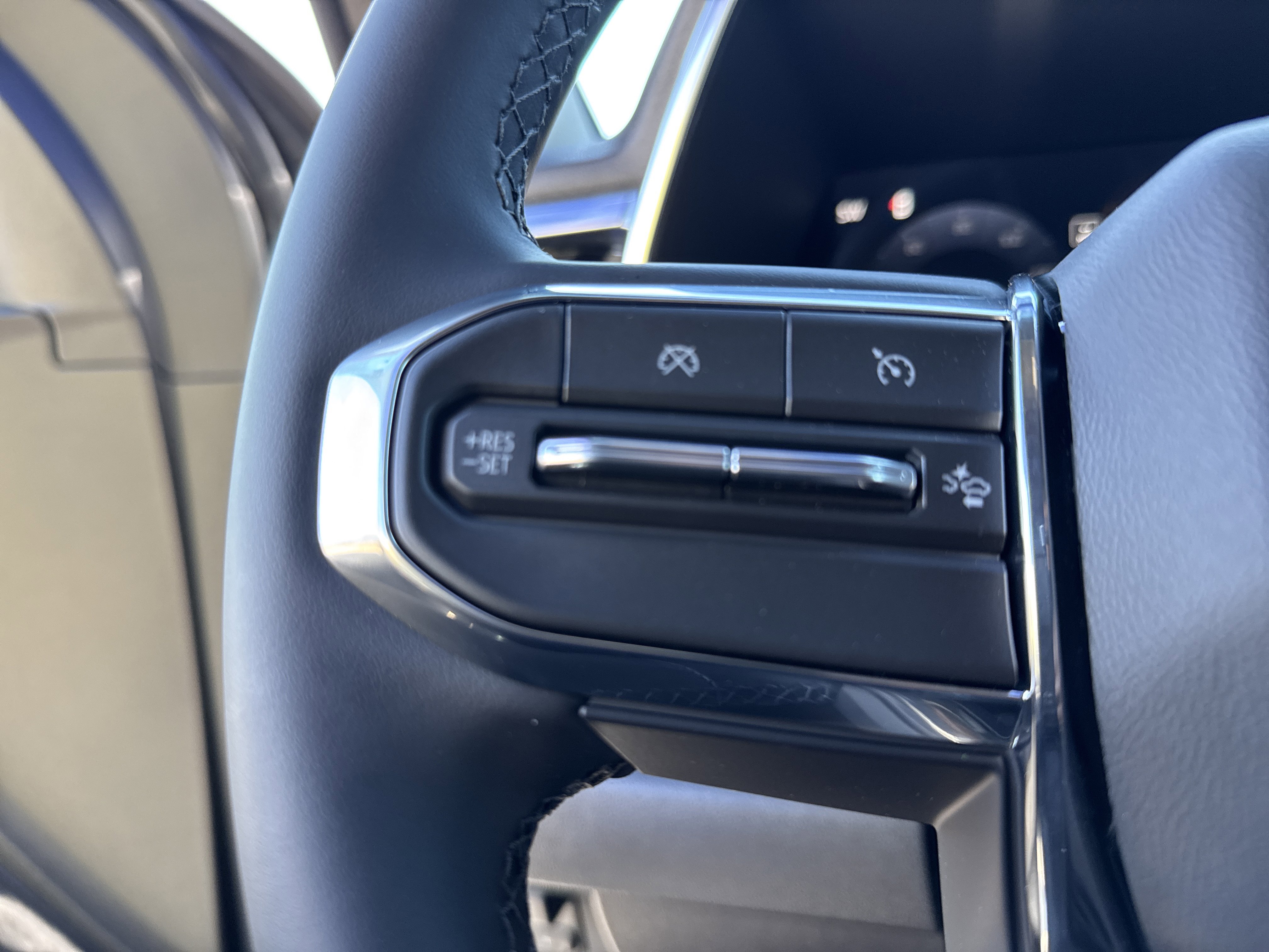 New 2026 GMC Canyon Elevation w/ Convenience Package image 16