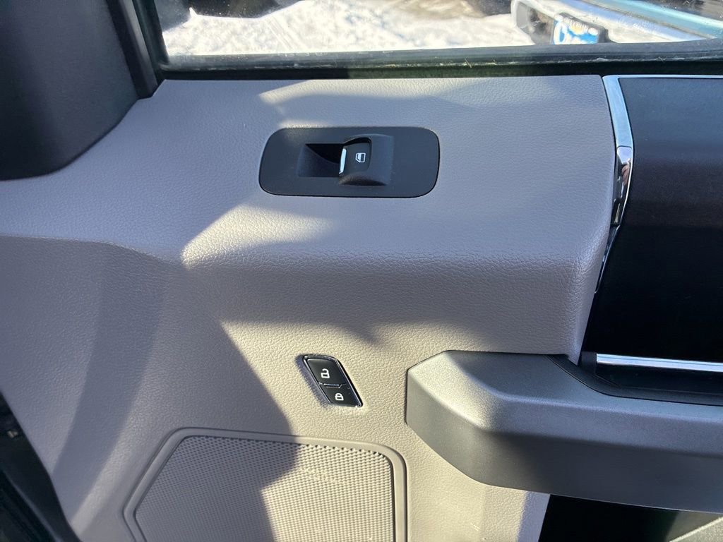 Used 2015 Ford F150 XLT image 28