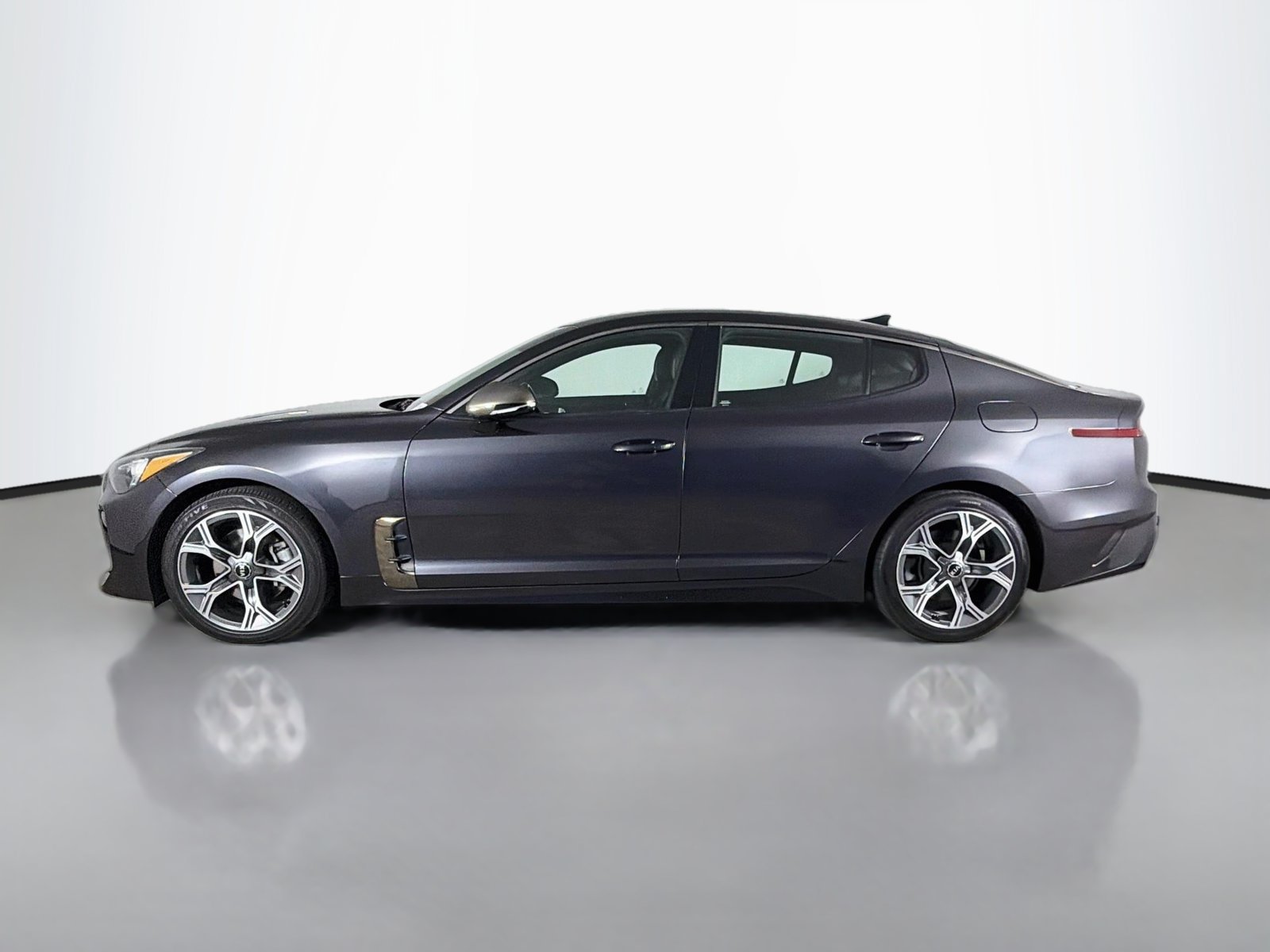 Used 2020 Kia Stinger GT-Line RWD image 4