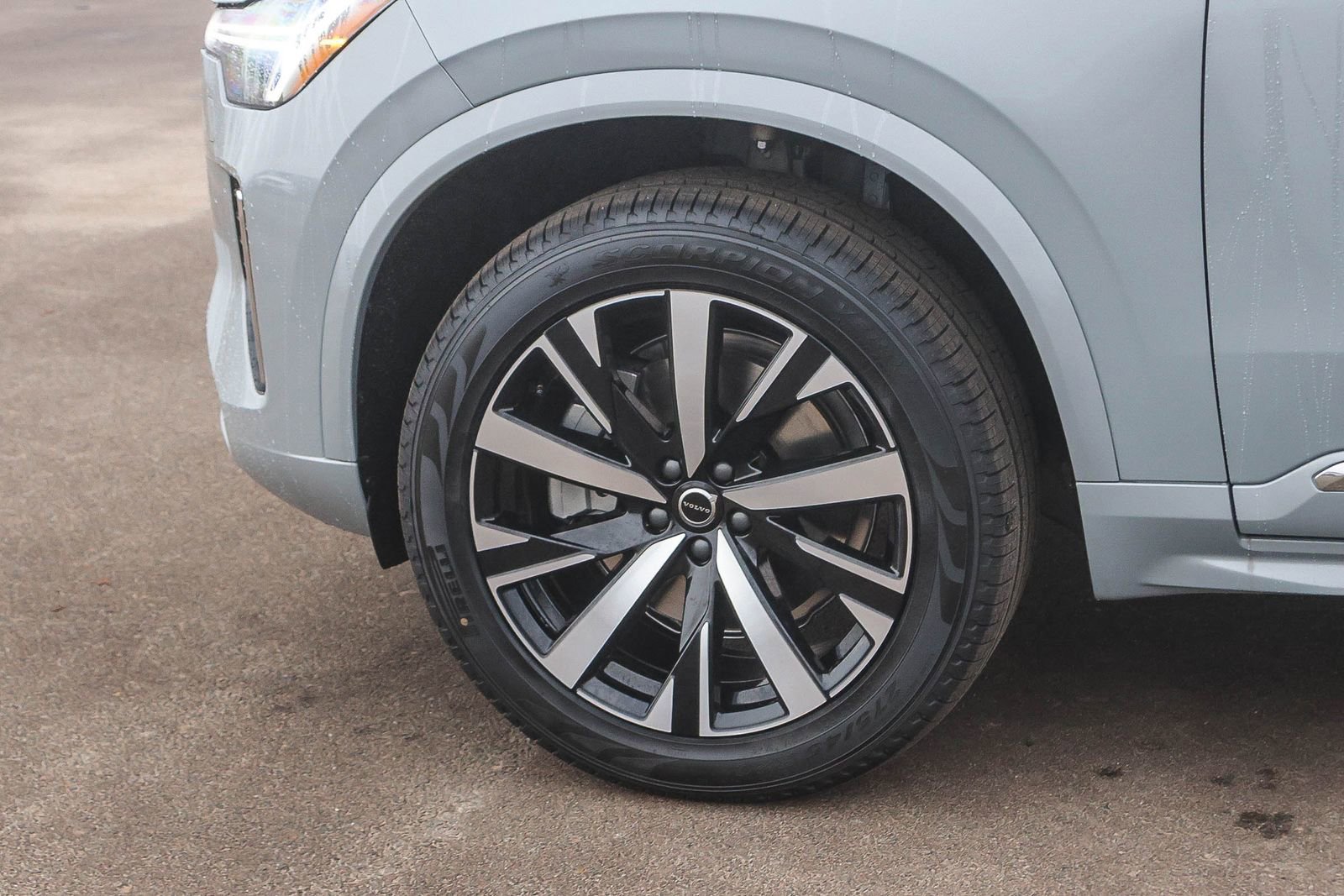 New 2026 Volvo XC90 B5 Core image 9