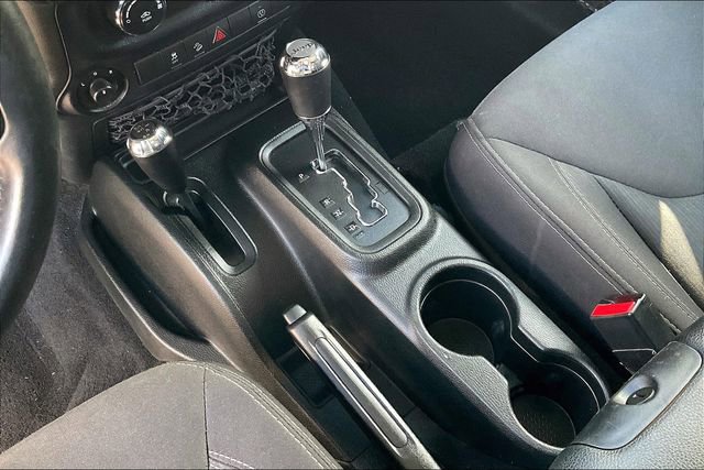 Used 2018 Jeep Wrangler Sahara w/ Connectivity Group image 16