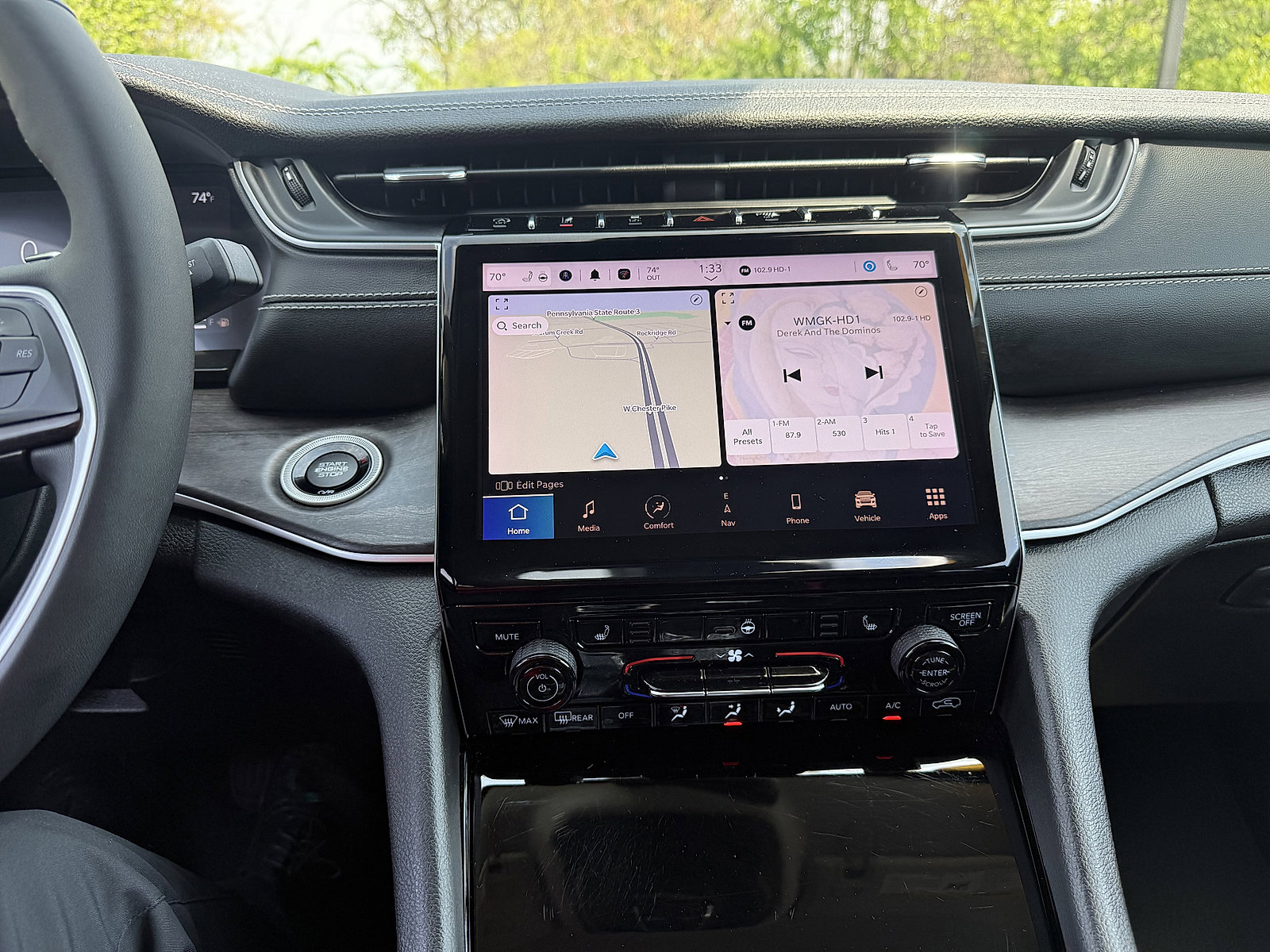 Certified 2023 Jeep Grand Cherokee Limited w/ Black Appearance Package AWD/4WD image 19