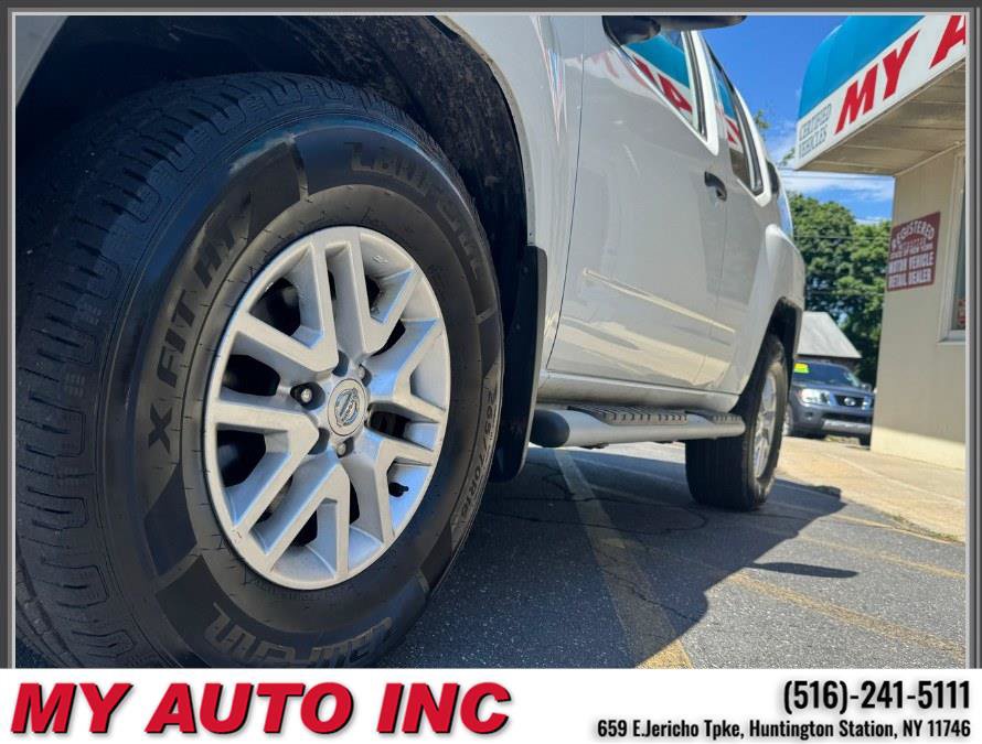 Used 2015 Nissan Xterra 4WD image 10