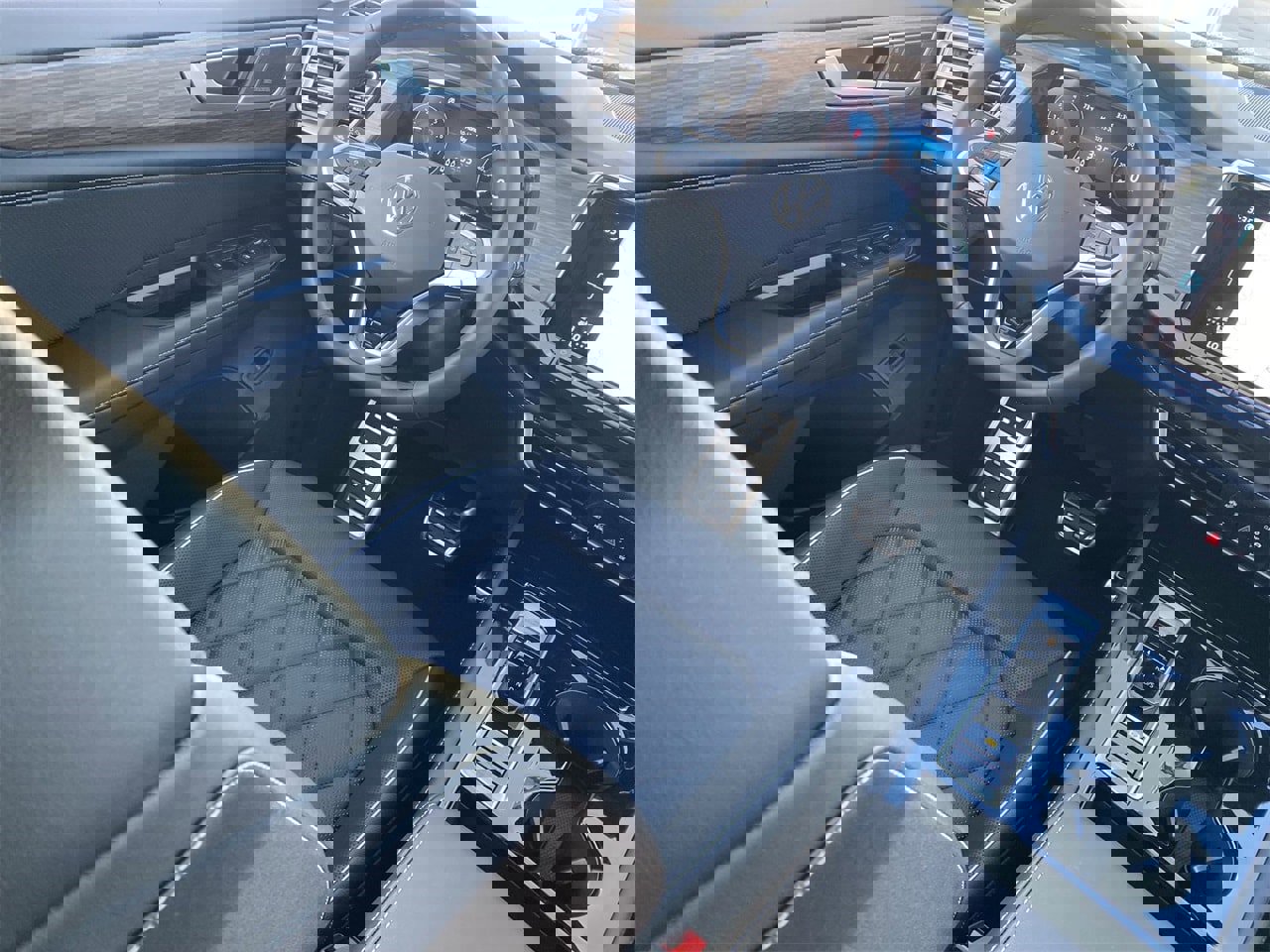 New 2026 Volkswagen Atlas SEL Premium R-Line image 10