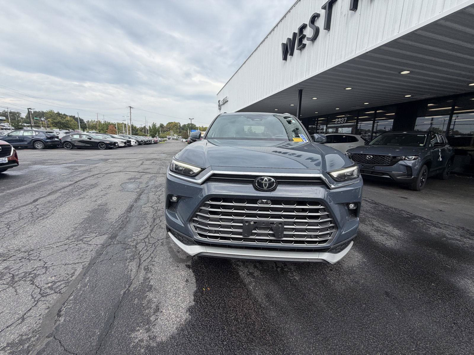Used 2024 Toyota Grand Highlander AWD Hybrid image 4