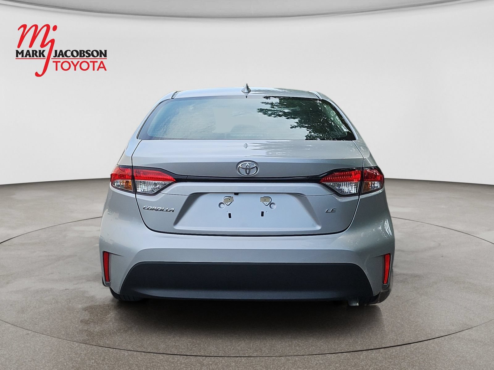 Used 2025 Toyota Corolla LE FWD image 11