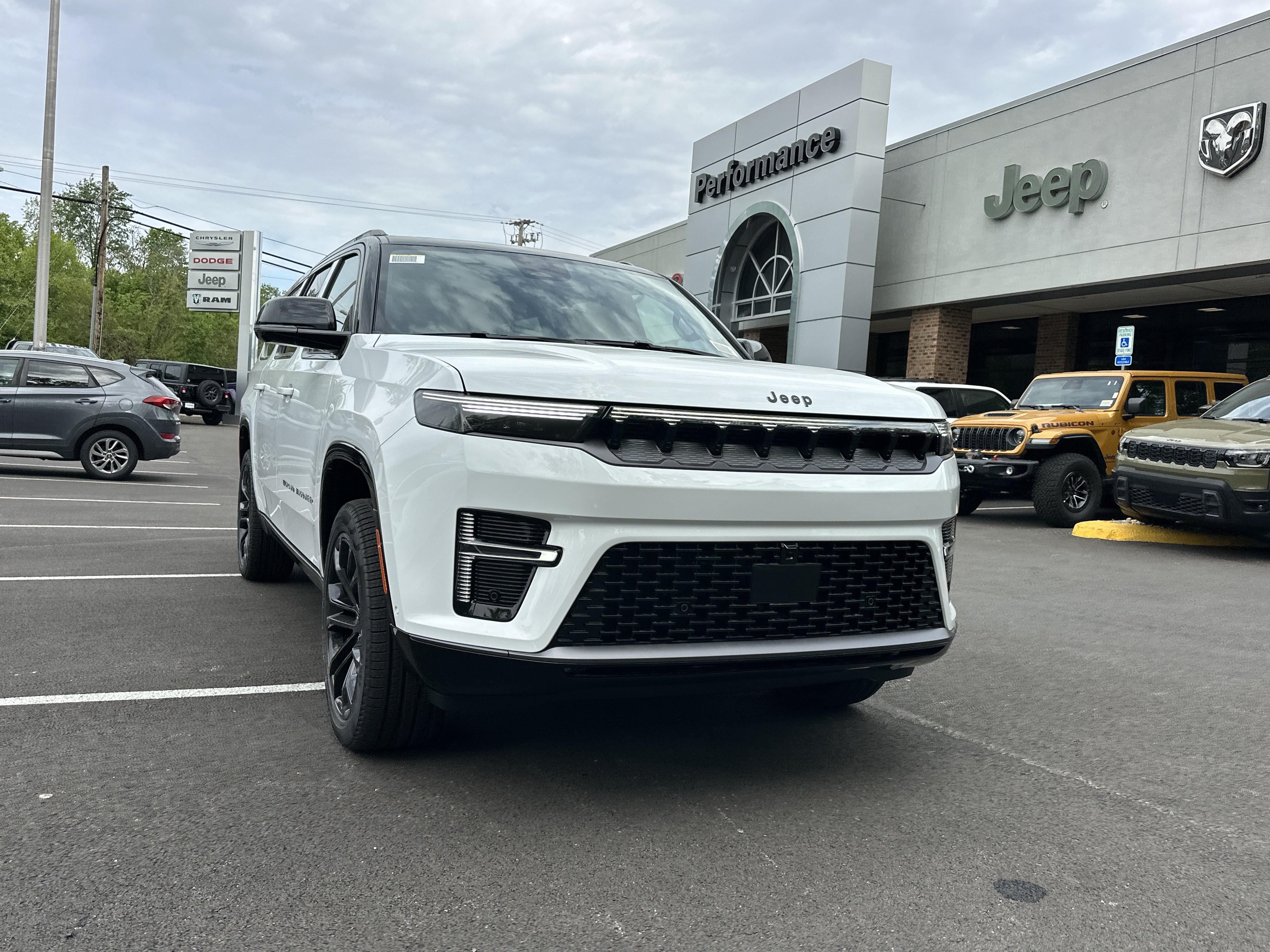 New 2026 Jeep Grand Wagoneer L Summit AWD/4WD image 24