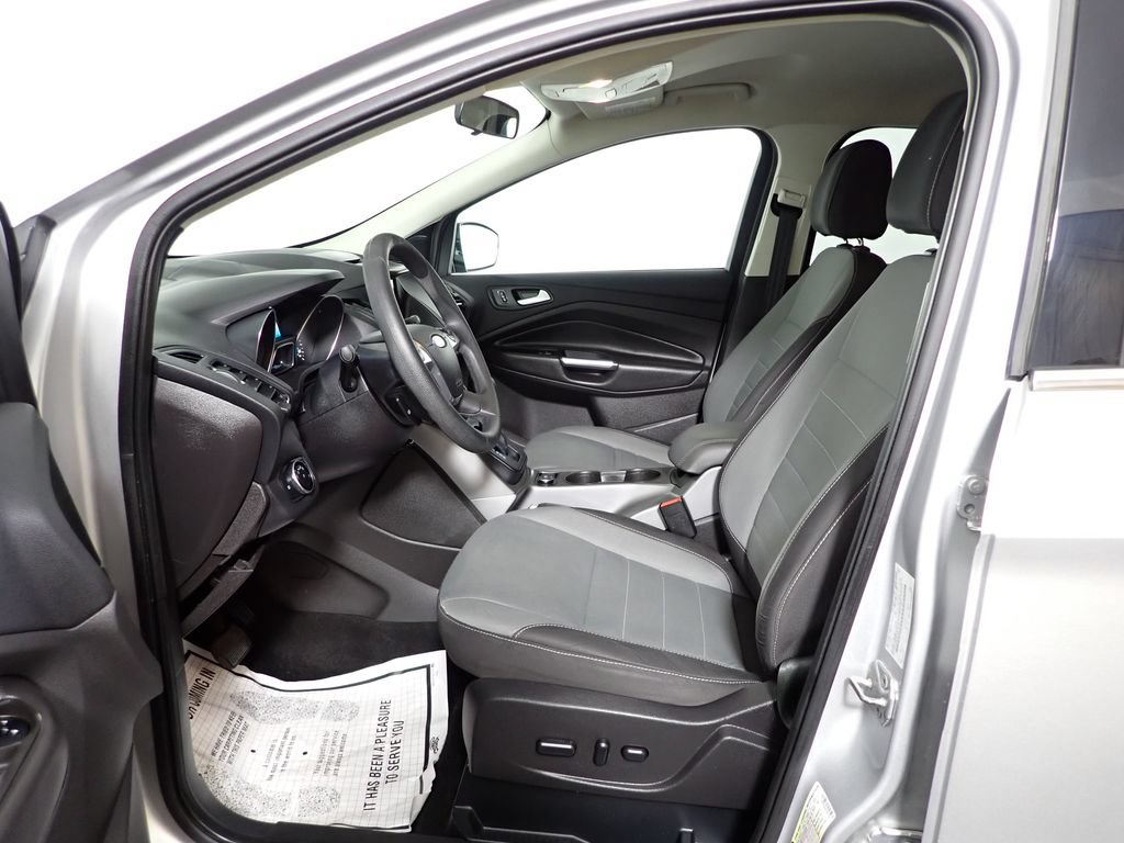 Used 2016 Ford Escape SE w/ Equipment Group 201A FWD image 19