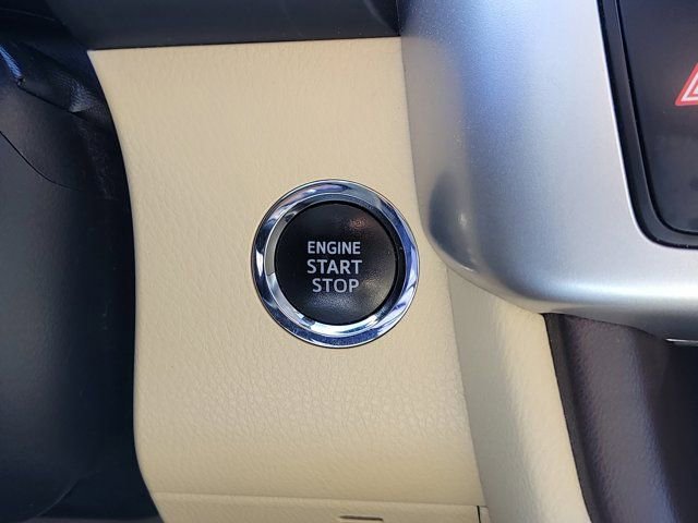 Used 2019 Toyota Highlander Limited FWD image 31