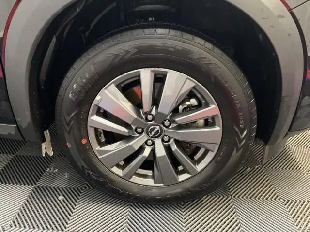 Used 2025 Nissan Pathfinder SV image 21