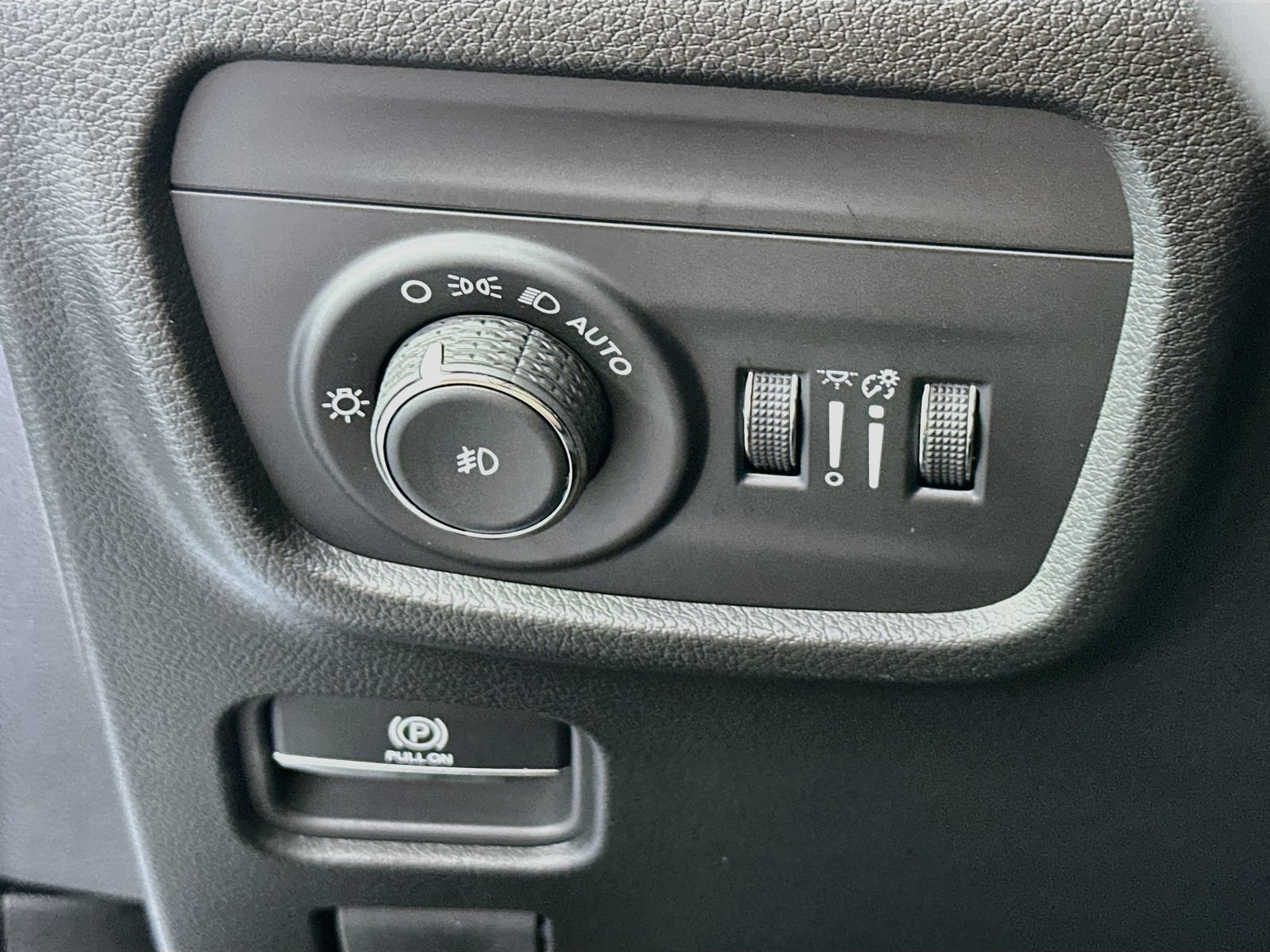 New 2026 Jeep Grand Cherokee L Limited AWD/4WD image 10