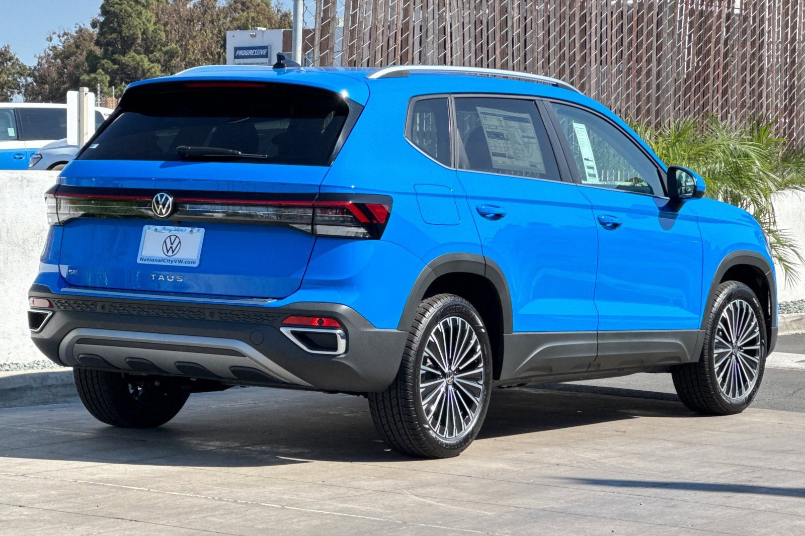 New 2025 Volkswagen Taos SE image 5