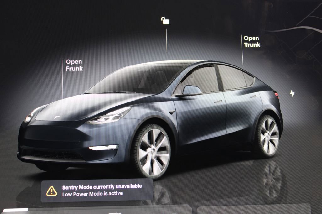 Used 2024 Tesla Model Y Long Range image 41