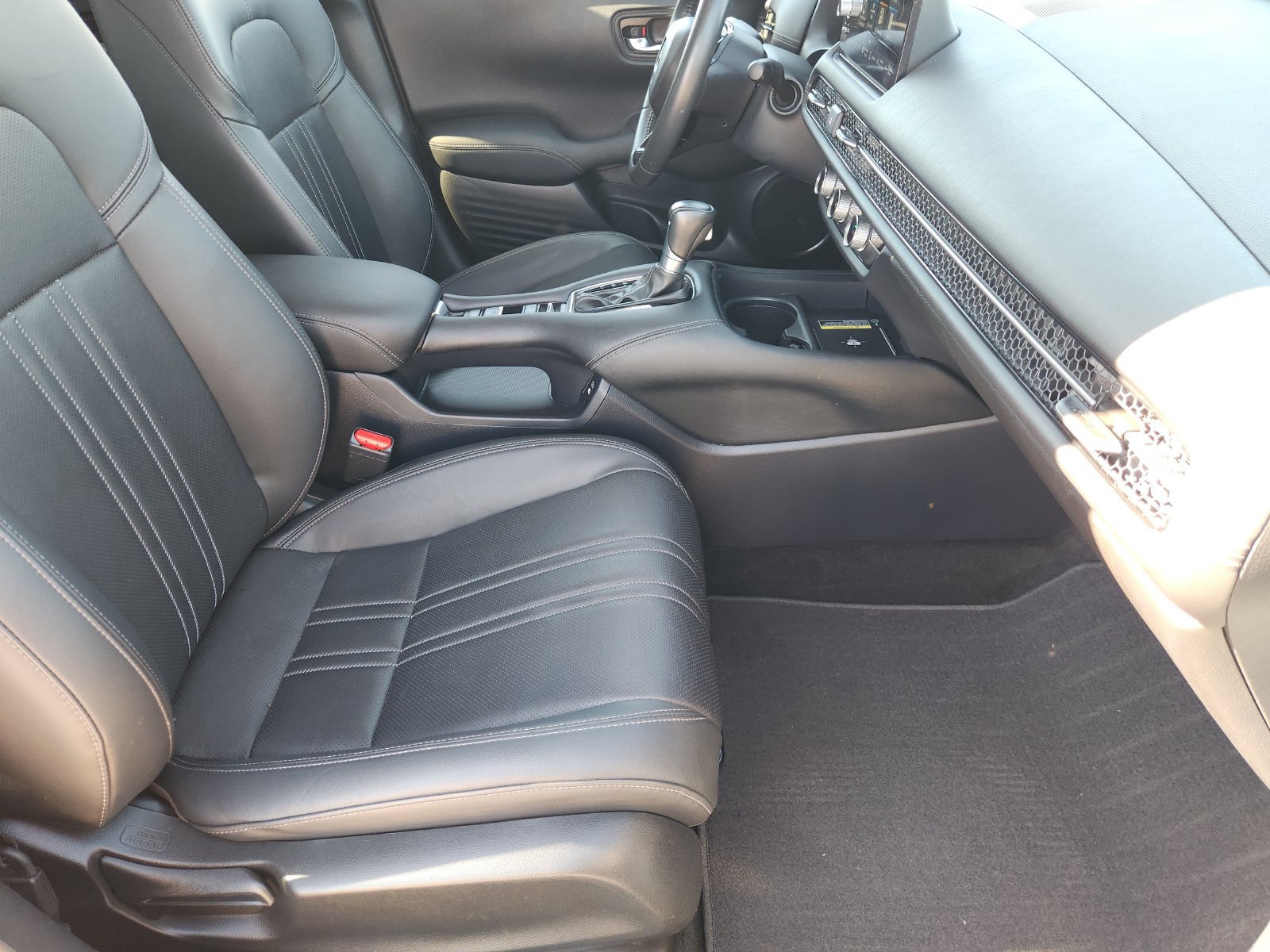 Certified 2024 Honda HR-V EX-L image 17