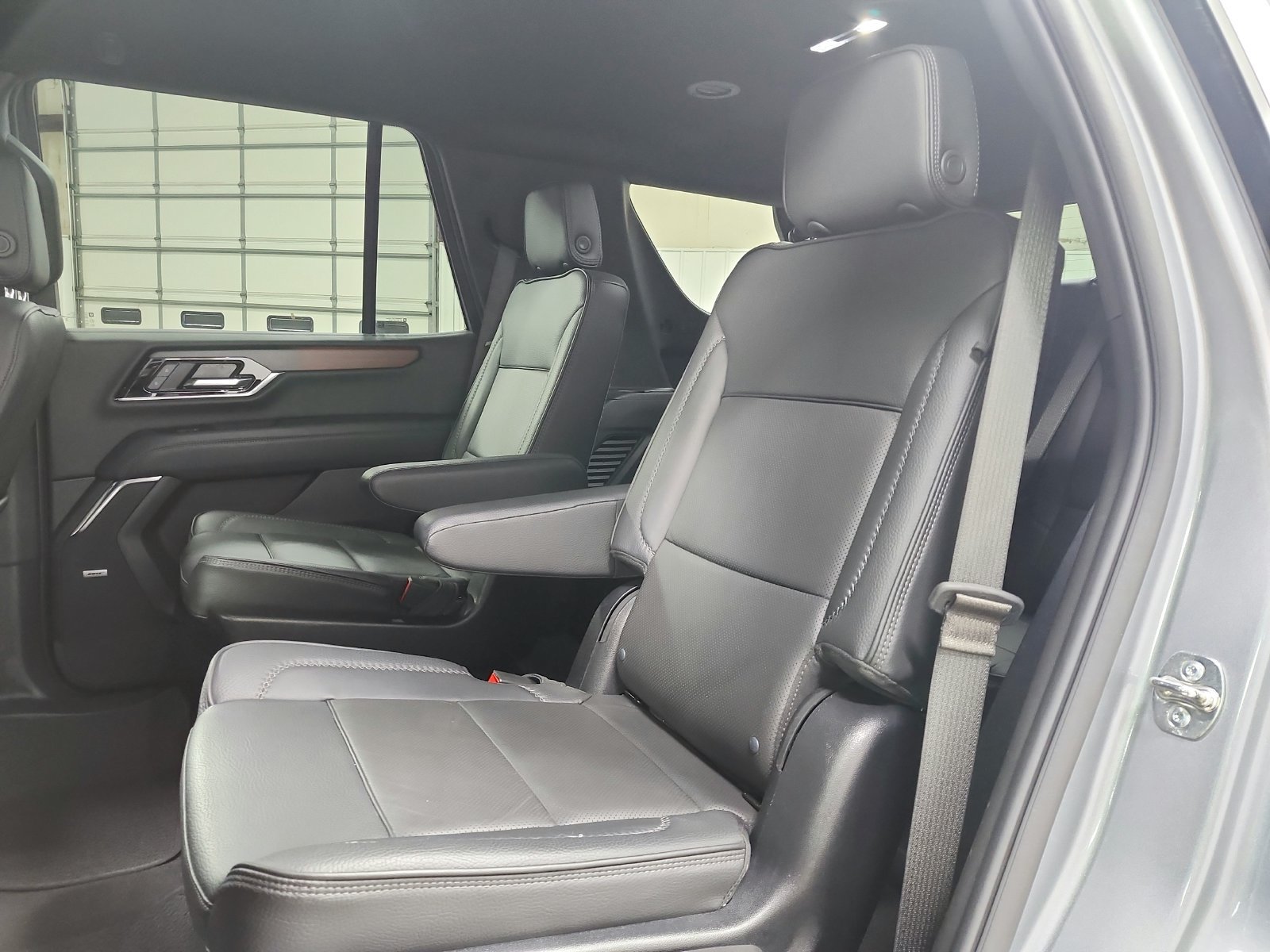 Used 2025 GMC Yukon Denali AWD/4WD image 36
