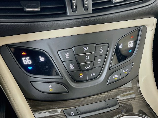 Used 2020 Buick Envision Essence FWD image 20