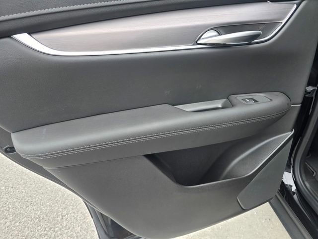 New 2026 Cadillac XT5 Luxury image 13