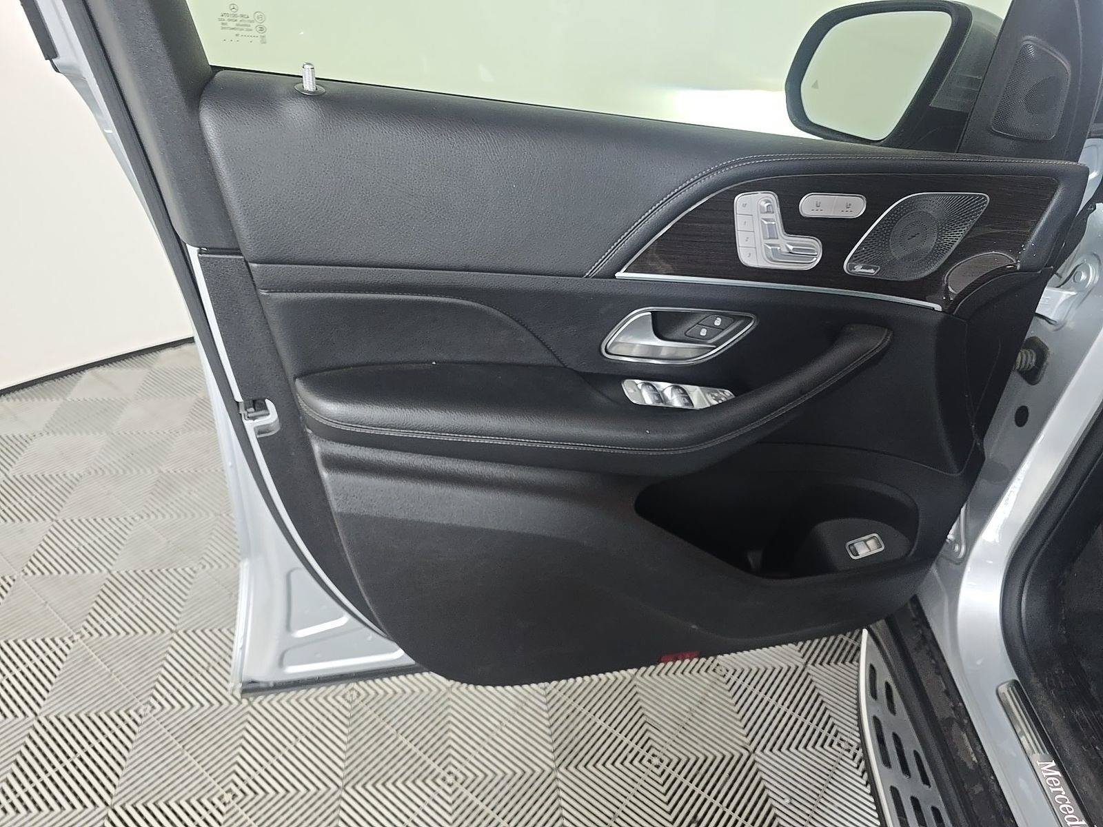 Used 2020 Mercedes-Benz GLE 450 4MATIC w/ MBUX Technology Package image 11