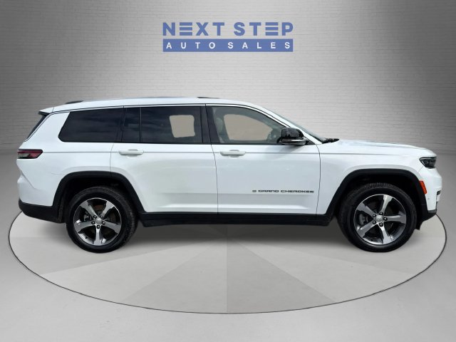 Used 2023 Jeep Grand Cherokee L Limited w/ Luxury Tech Group II AWD/4WD image 9
