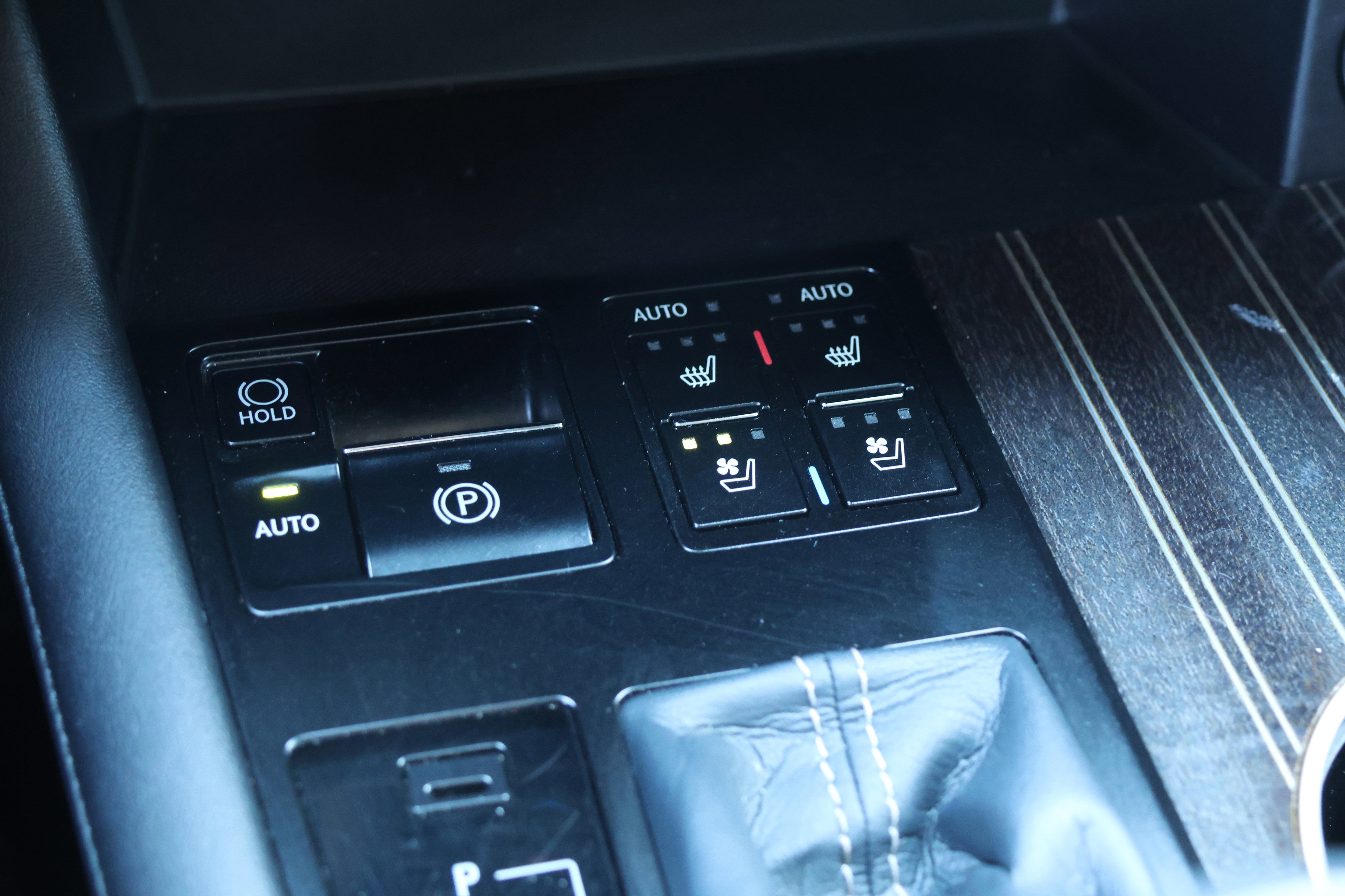 Used 2017 Lexus RX 450h AWD image 26