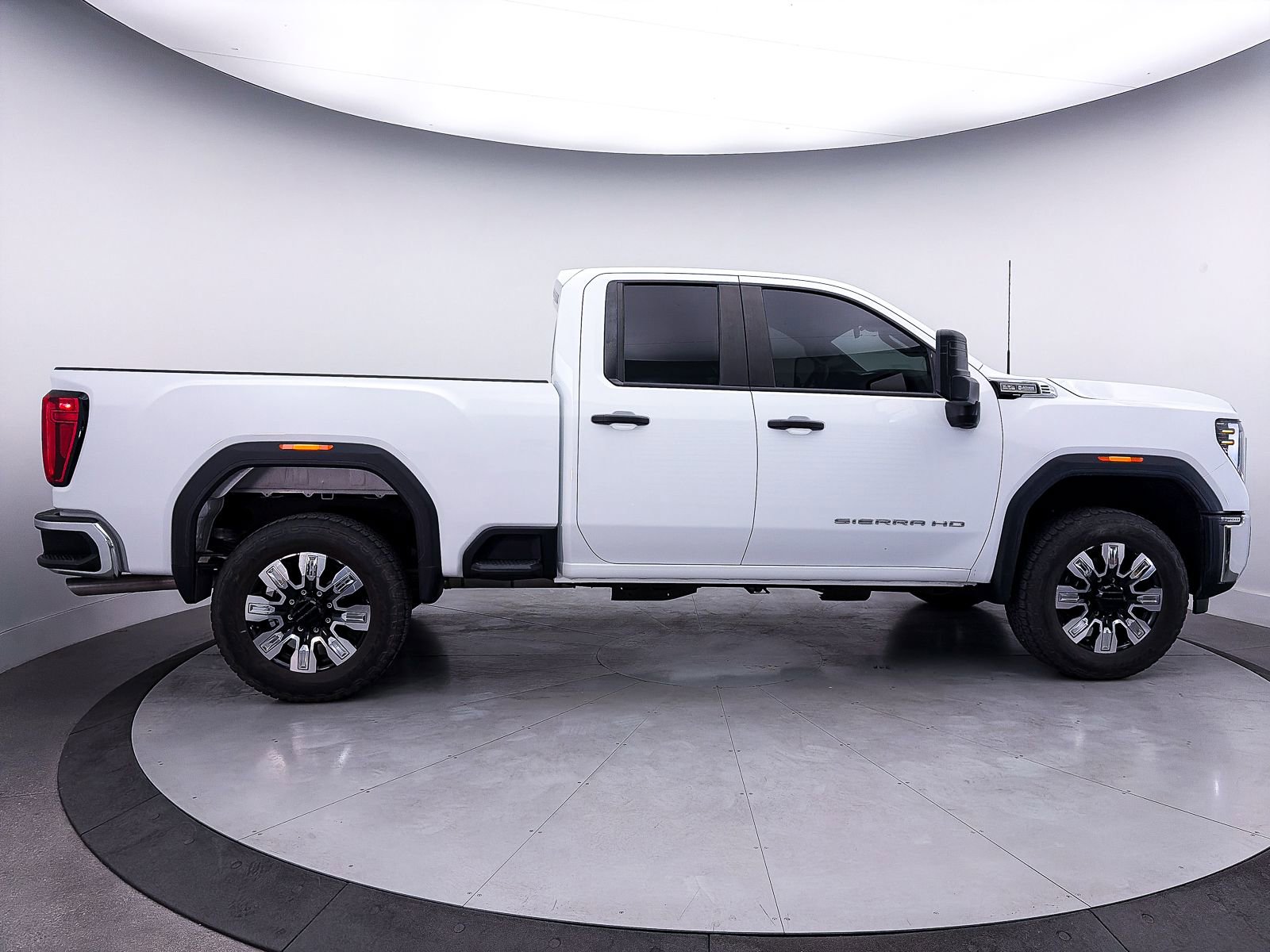 Used 2025 GMC Sierra 2500 Pro RWD image 32