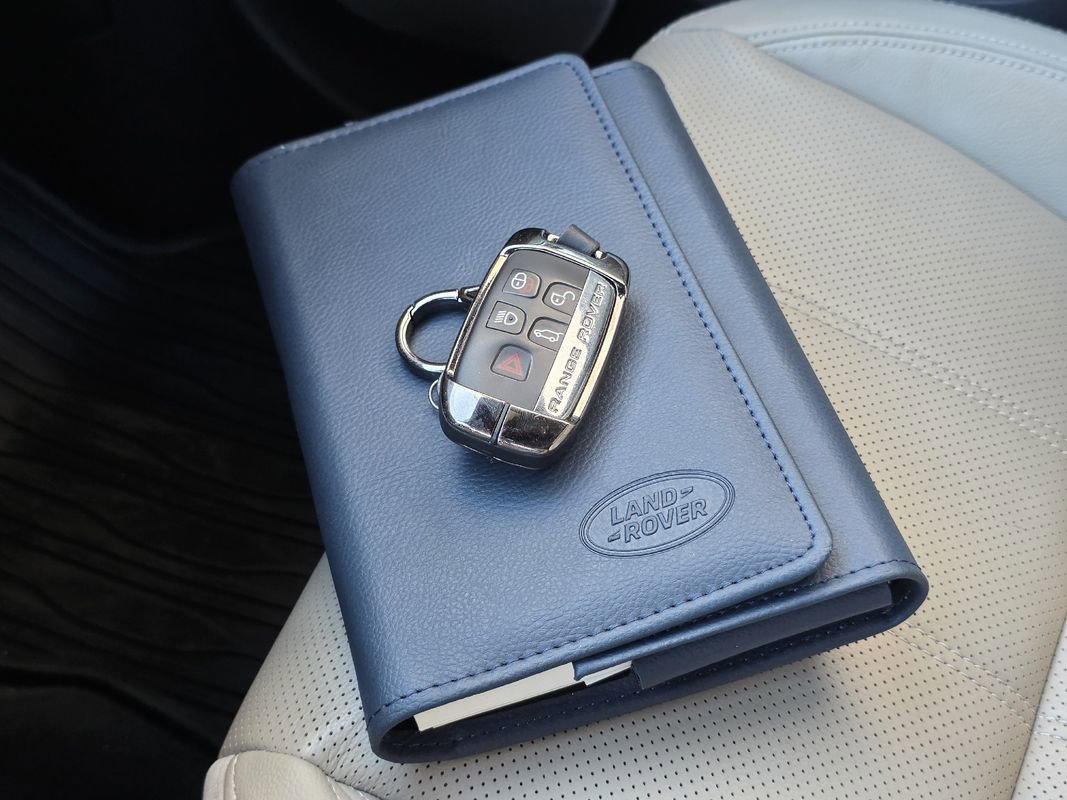 Used 2018 Land Rover Range Rover Velar R-Dynamic SE image 33