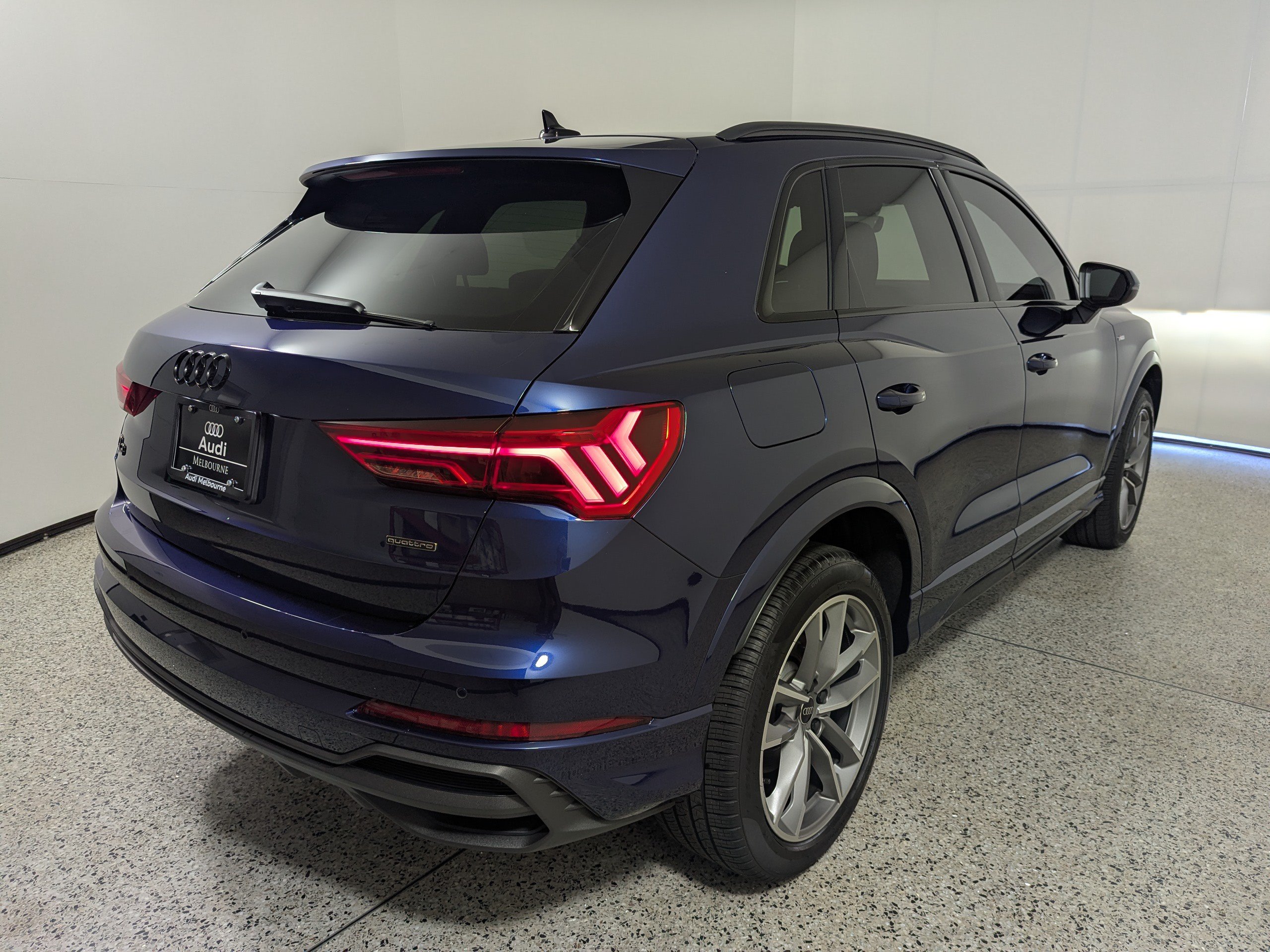 Certified 2025 Audi Q3 2.0T Premium AWD/4WD image 7