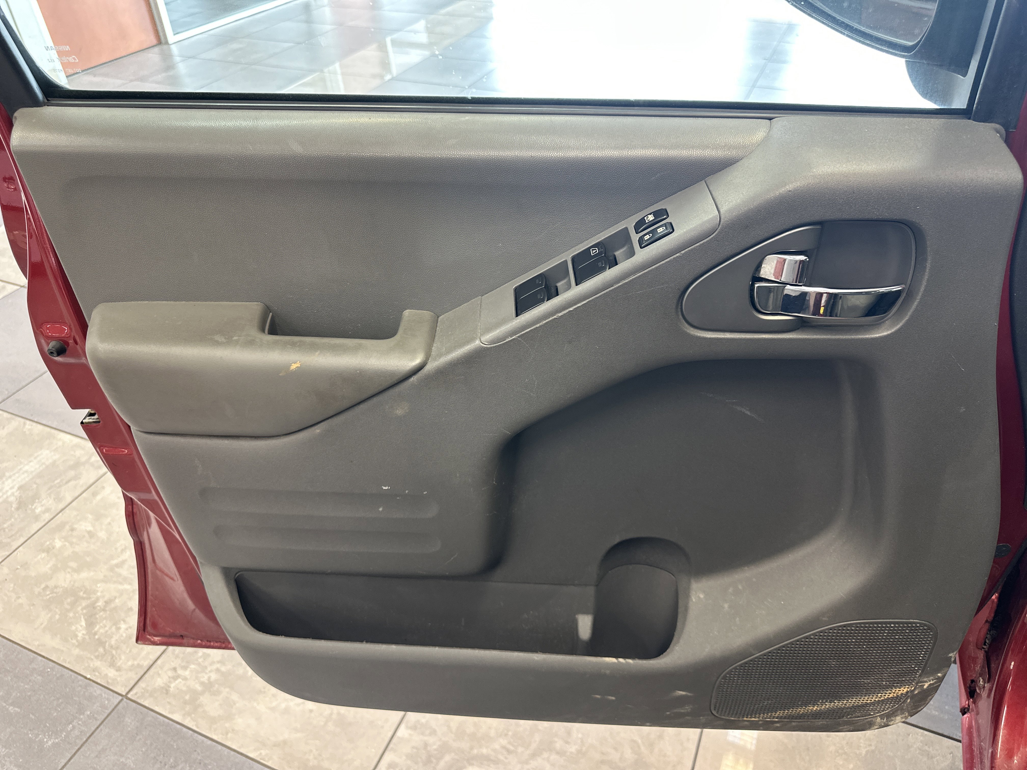 Used 2019 Nissan Frontier SV image 17