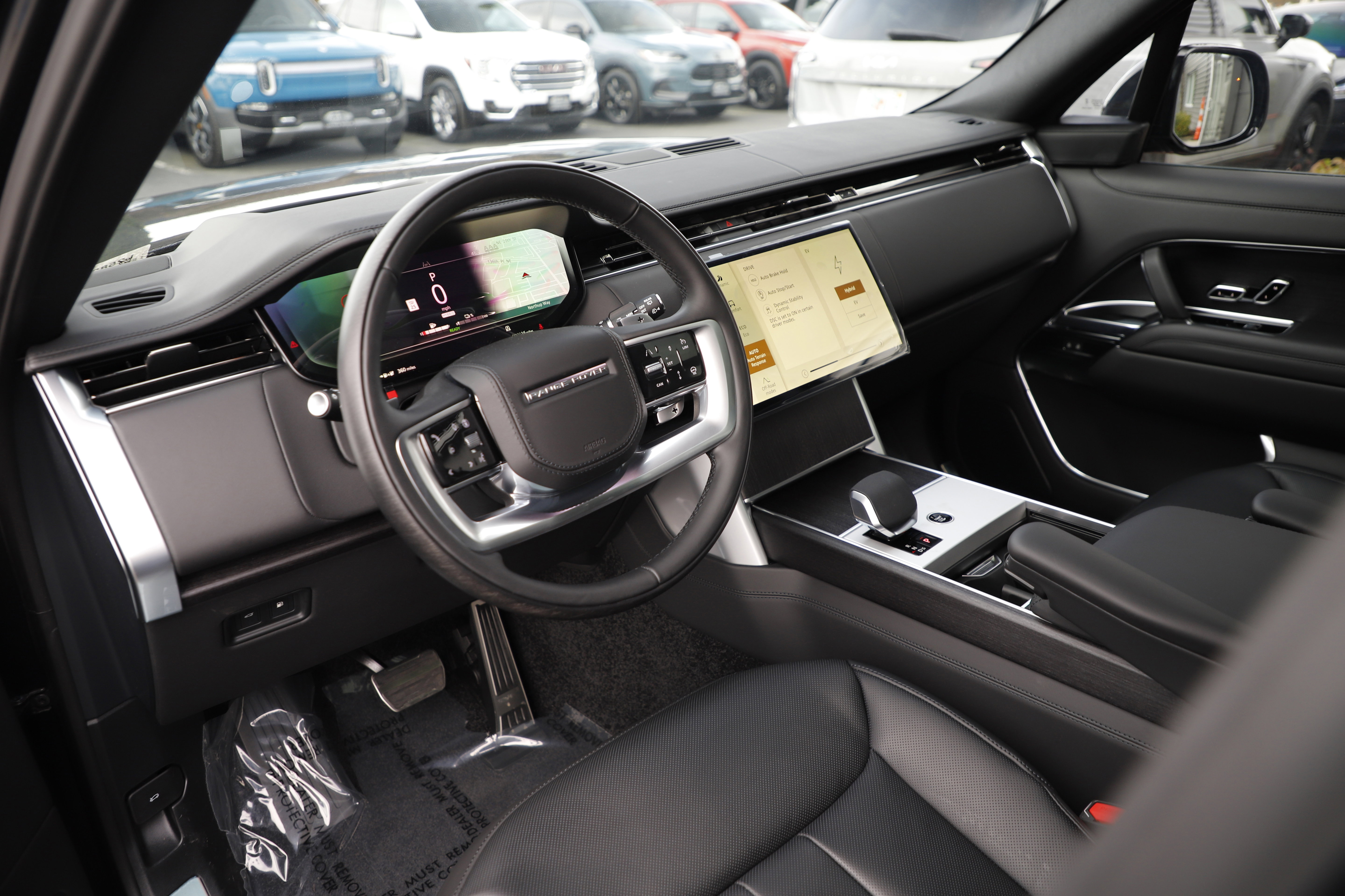 New 2026 Land Rover Range Rover SE image 18