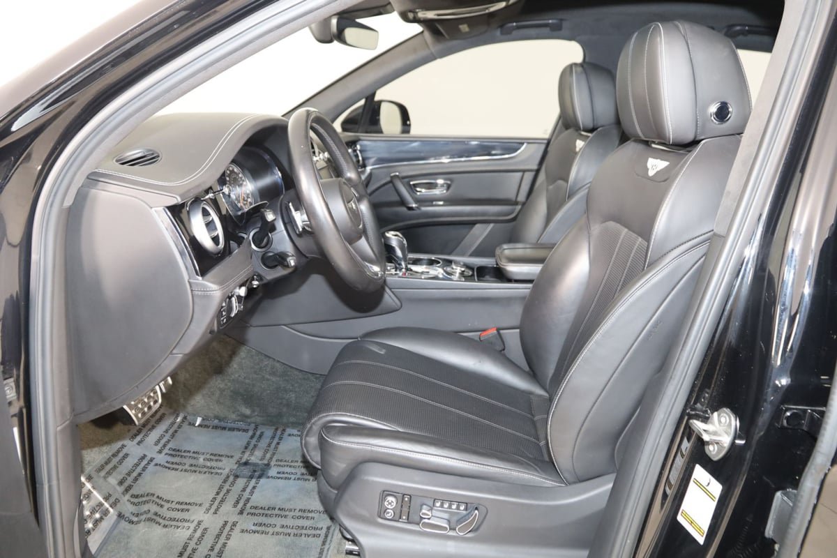 Used 2018 Bentley Bentayga AWD/4WD image 12