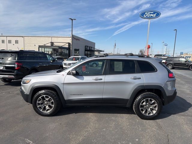 Used 2021 Jeep Cherokee Trailhawk image 2
