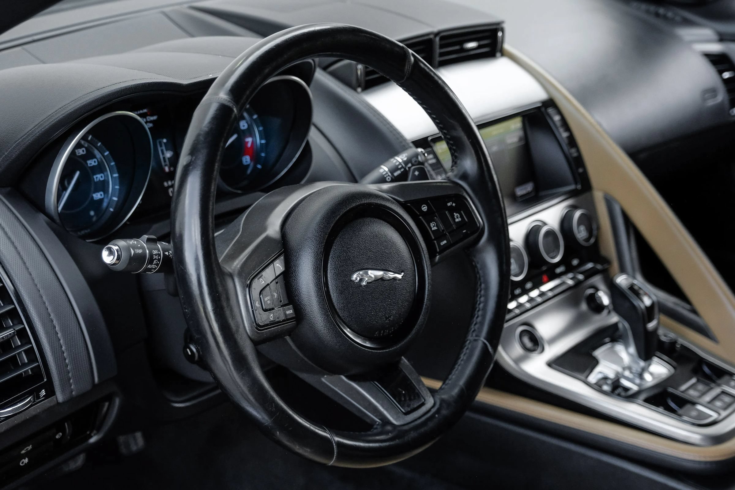 Used 2014 Jaguar F-TYPE Convertible RWD image 18