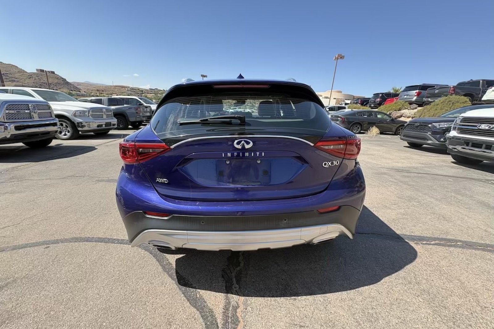 Used 2017 INFINITI QX30 Premium w/ Navigation Package AWD/4WD image 4