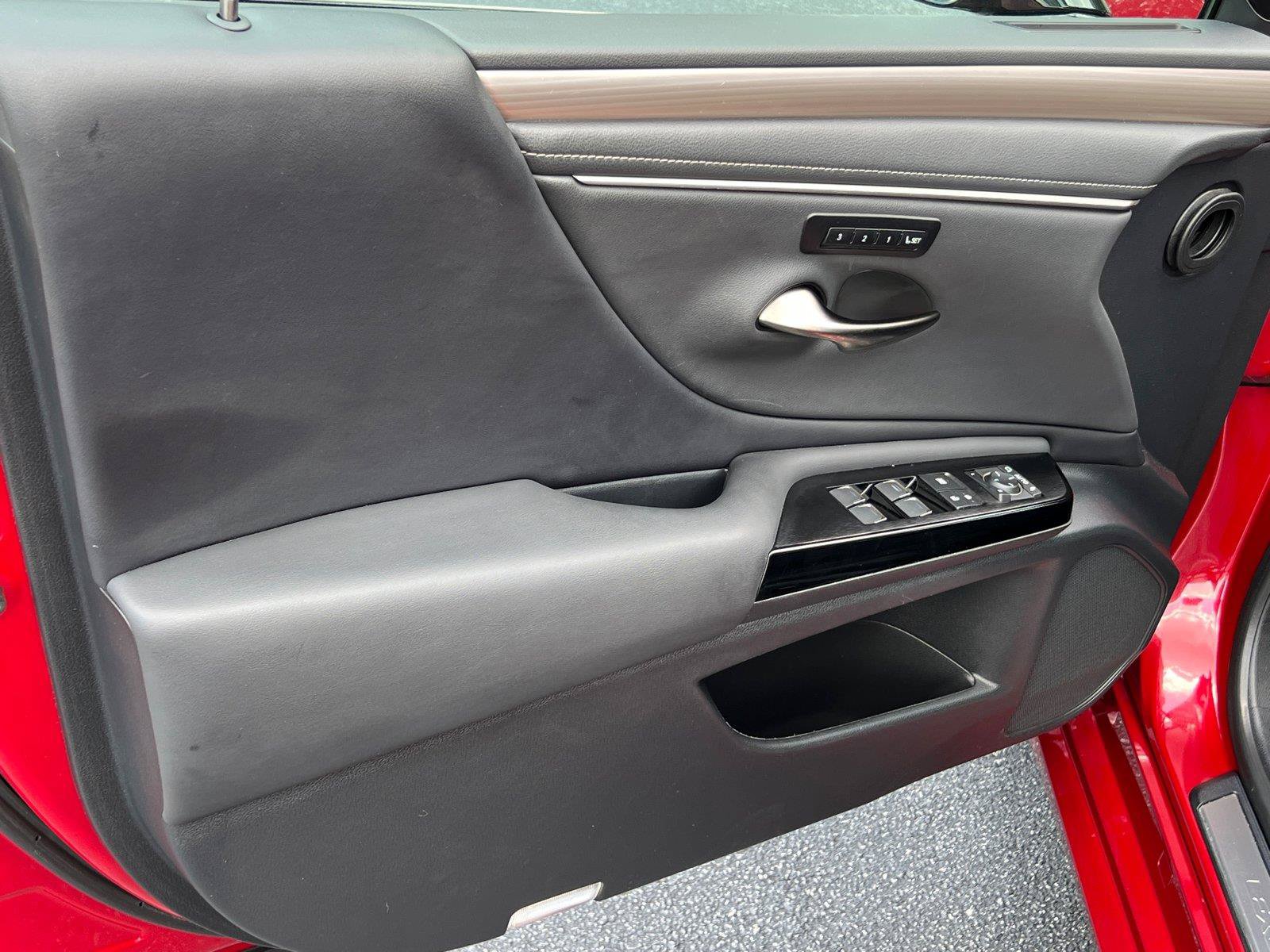 Certified 2024 Lexus ES 350 F Sport w/ Accessory Package (Z2) FWD image 10
