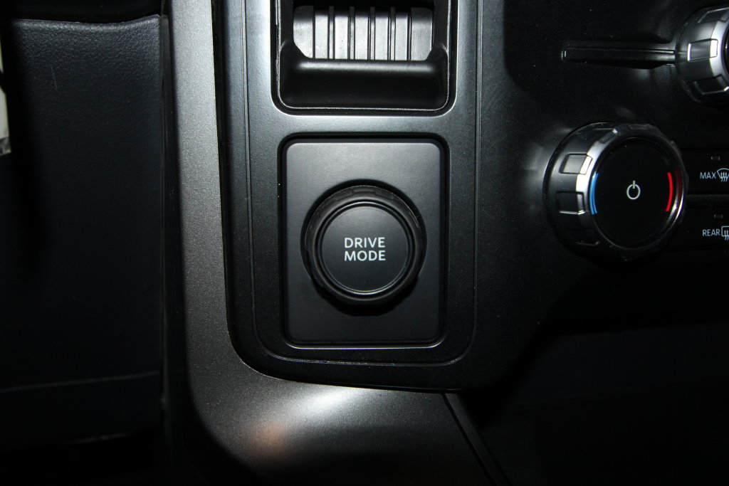Used 2024 Ford F150 XLT w/ XLT Black Appearance Package RWD image 14