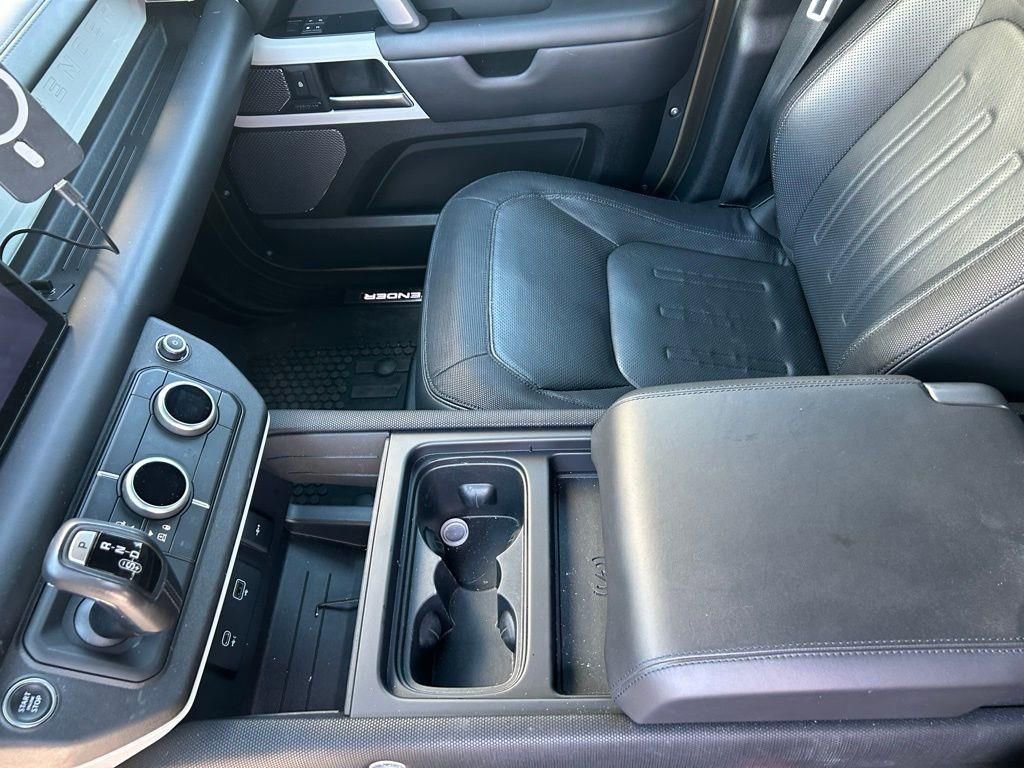 Used 2022 Land Rover Defender 110 X-Dynamic HSE image 13