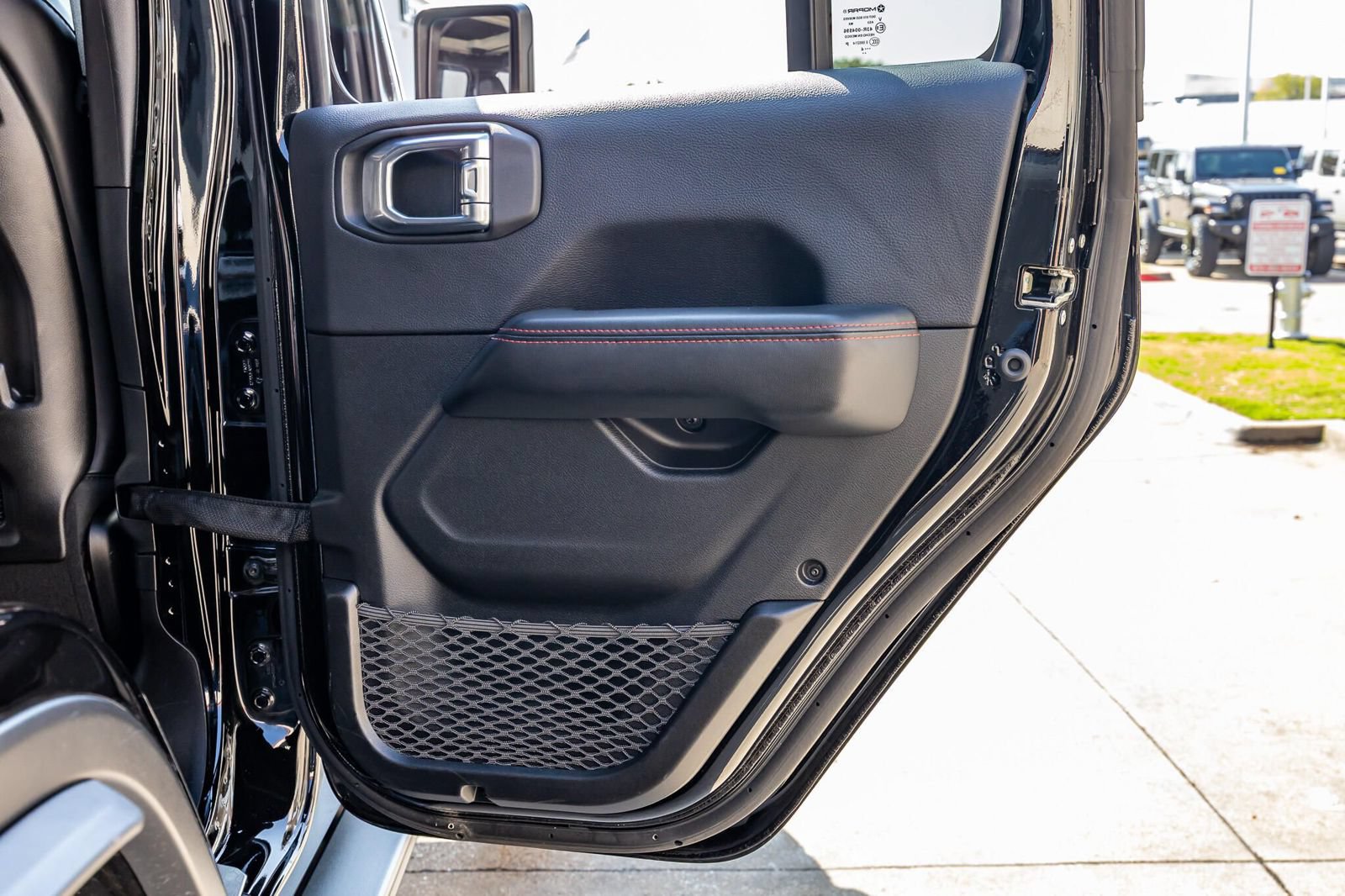 Used 2024 Jeep Wrangler Unlimited Rubicon AWD/4WD image 45