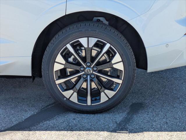New 2026 Volvo XC60 T8 Plus w/ Climate Package PRO image 6