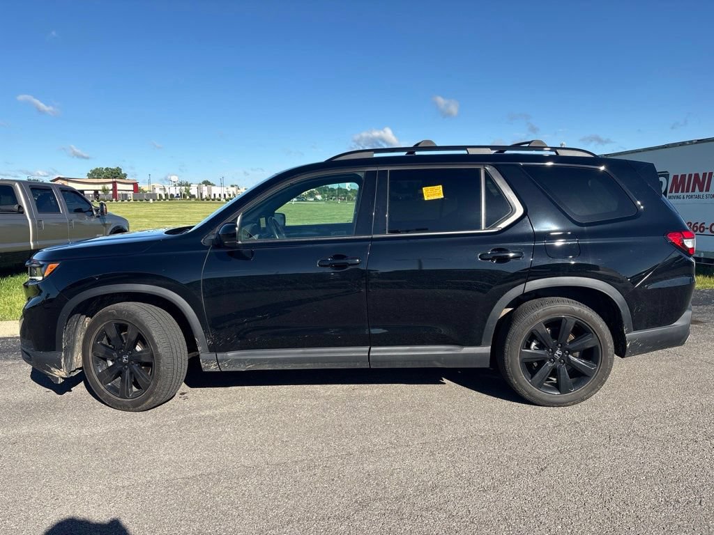 Used 2025 Honda Pilot Black Edition image 10