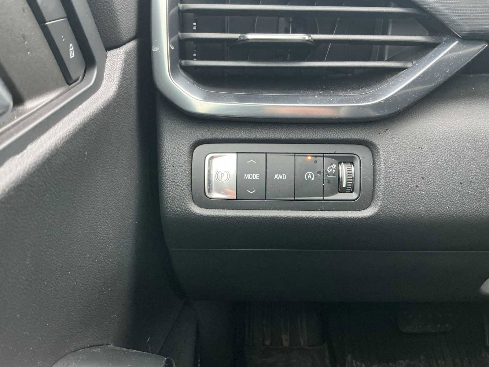 Used 2024 GMC Acadia AT4 w/ Luxury Package image 15