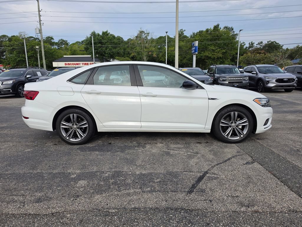 Used 2021 Volkswagen Jetta R-Line w/ R-Line Cold Weather Package FWD image 11