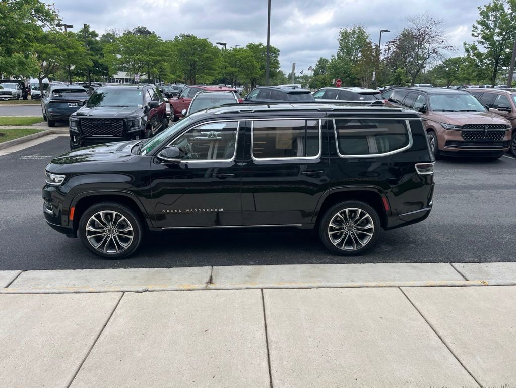 Used 2022 Jeep Grand Wagoneer Series III AWD/4WD image 5