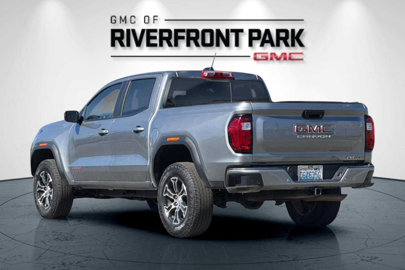 Used 2025 GMC Canyon AT4 w/ AT4 Premium Package AWD/4WD image 5