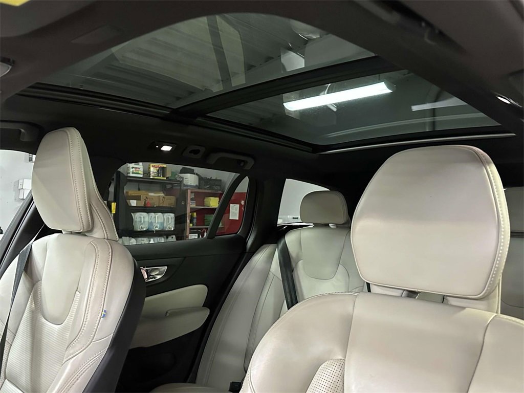 Used 2024 Volvo V60 B5 Cross Country Ultimate image 12