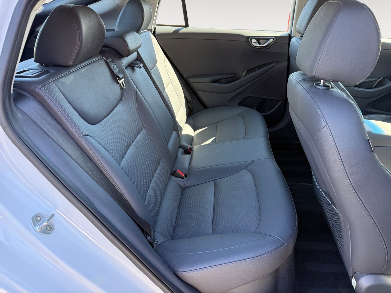 Used 2020 Hyundai Ioniq Limited FWD image 18
