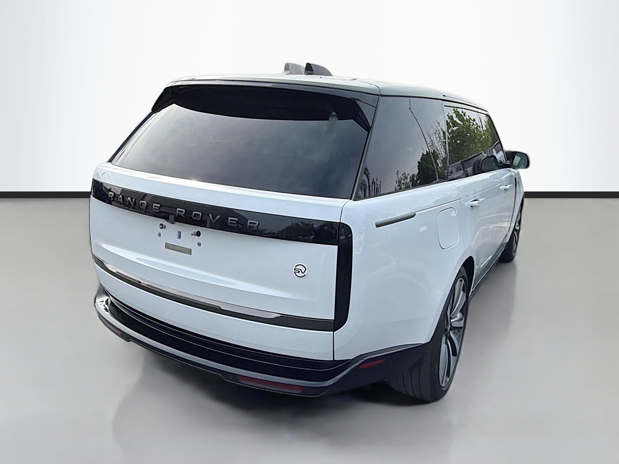 Used 2025 Land Rover Range Rover SV image 5