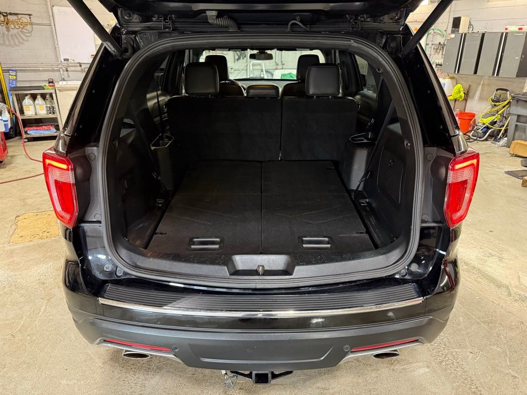 Used 2018 Ford Explorer XLT w/ Equipment Group 202A AWD/4WD image 31