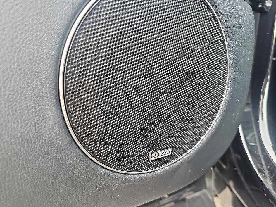 Used 2025 Genesis GV70 3.5T Sport w/ Sport Advanced Package image 12