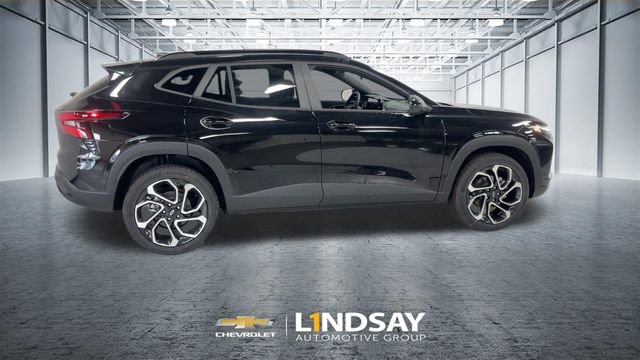 New 2026 Chevrolet Trax RS w/ Driver Confidence Package FWD image 2
