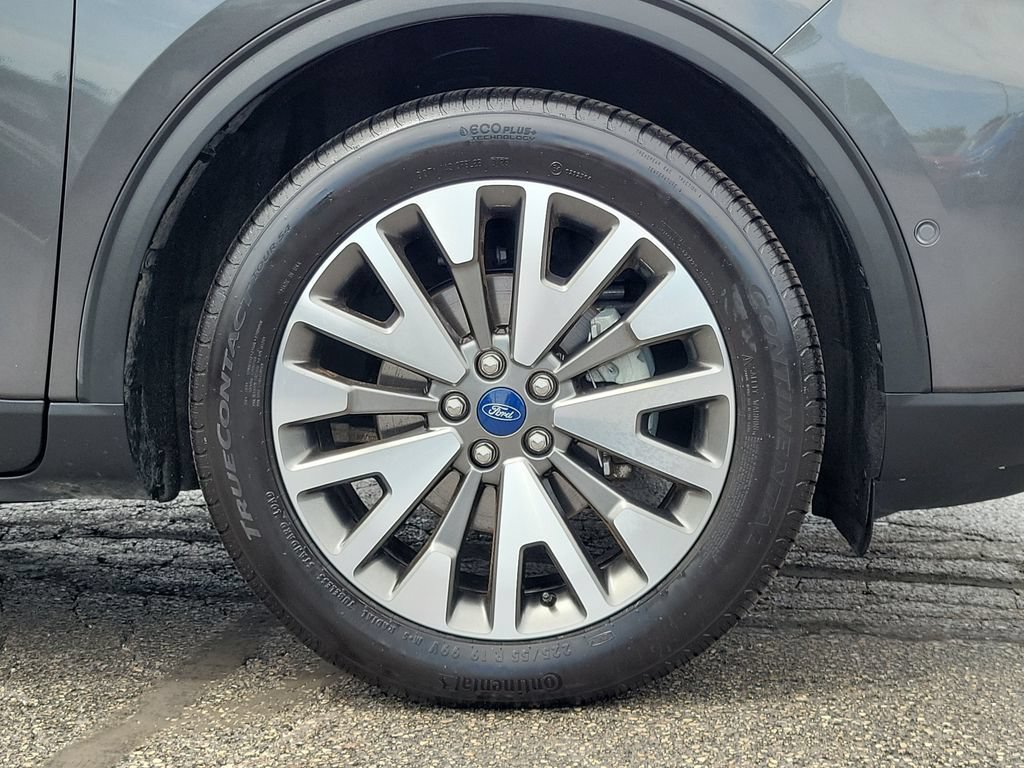 Certified 2020 Ford Escape Titanium w/ Titanium Premium Package 2.0 AWD/4WD image 9
